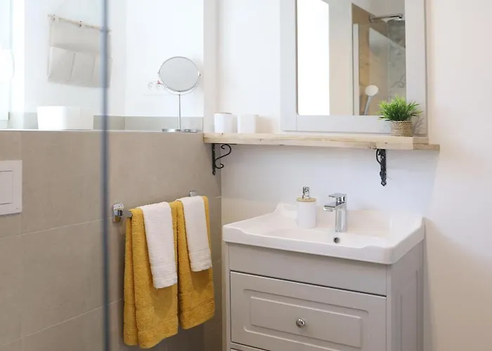 Ulika * مالينسكا