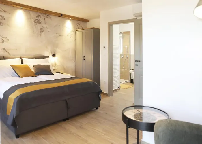 Ulika فيلة مالينسكا